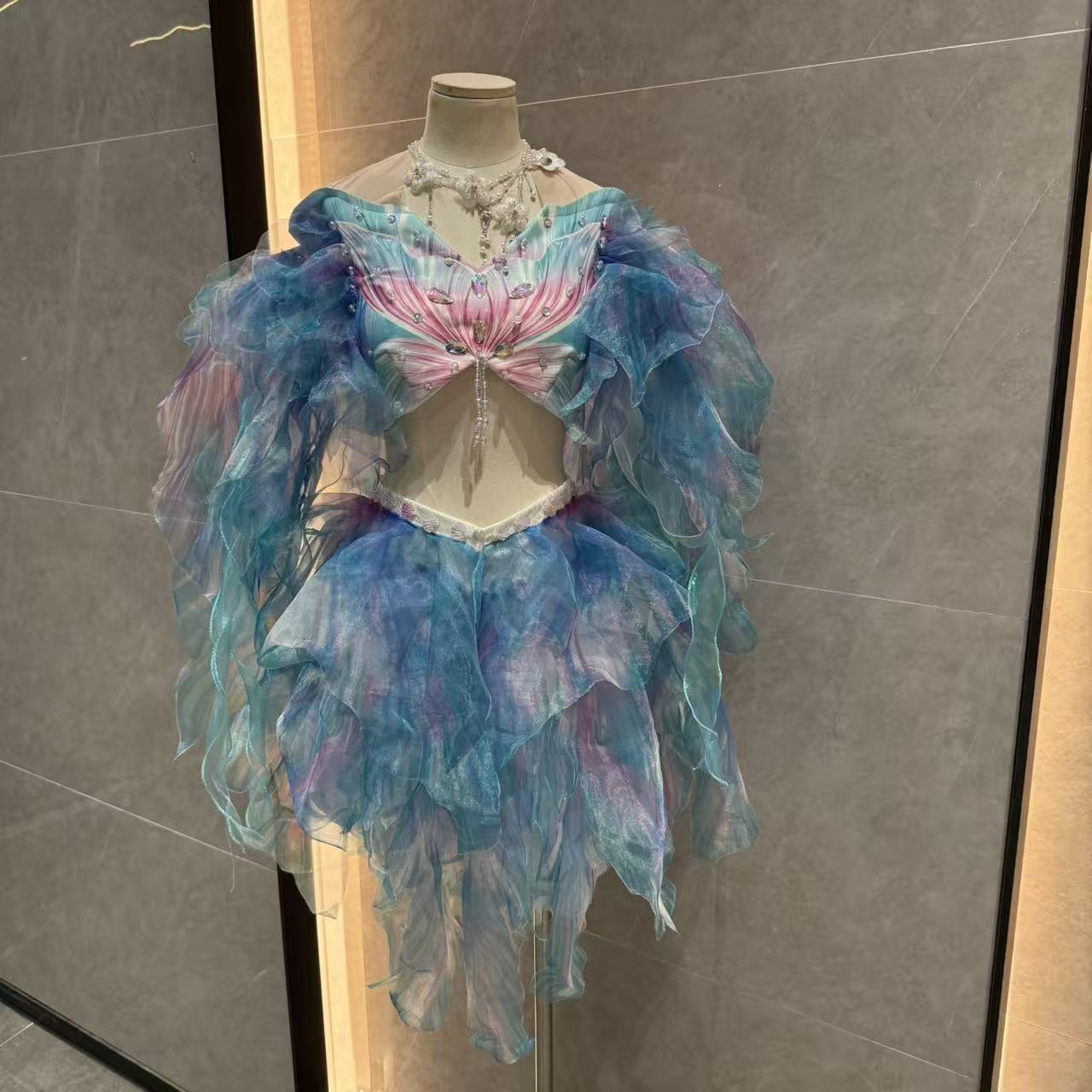 Meerjungfrauen-Wassertanz-Rock – Aquarium Bewertung und Preis